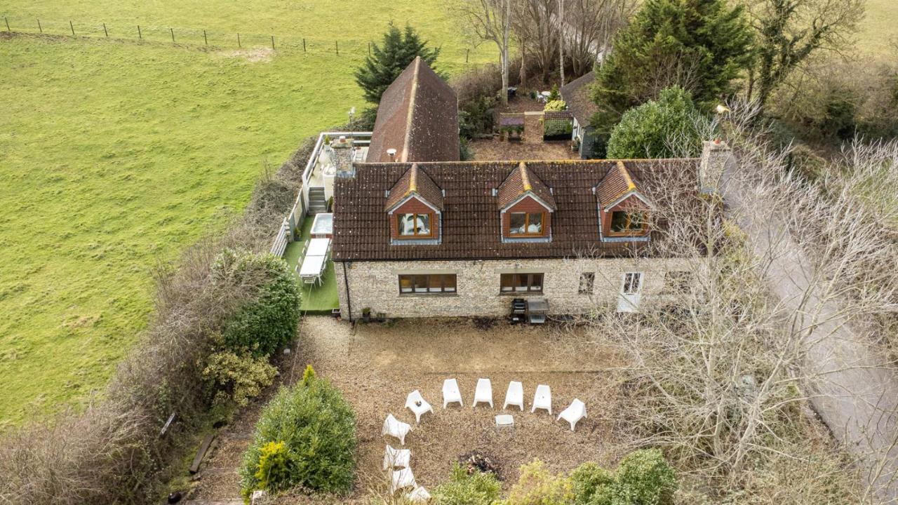 The West Barn Near Bath, Sleeps 24 And 2 Hot Tubs Villa บริสตอล ภายนอก รูปภาพ