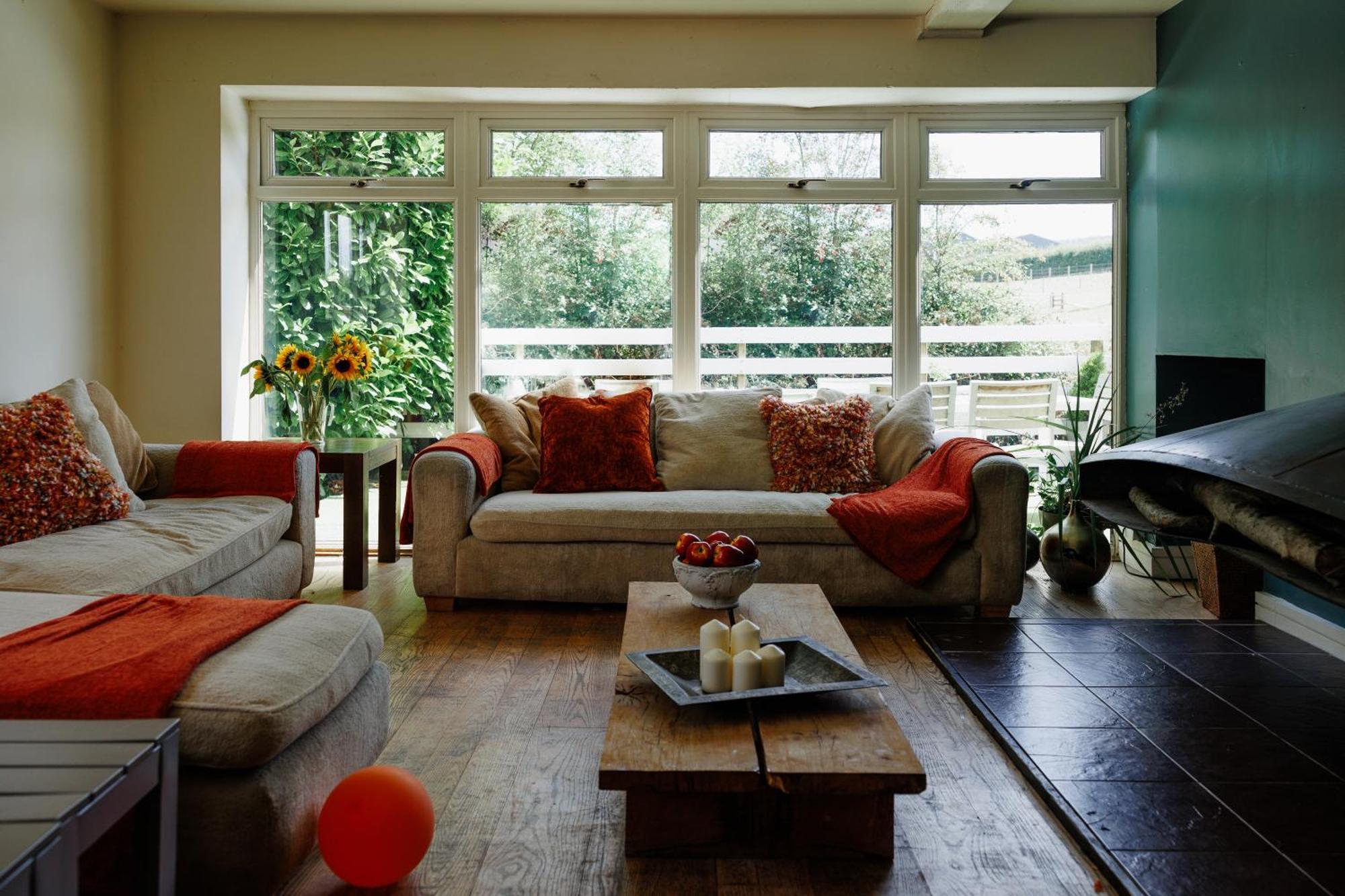 The West Barn Near Bath, Sleeps 24 And 2 Hot Tubs Villa บริสตอล ภายนอก รูปภาพ