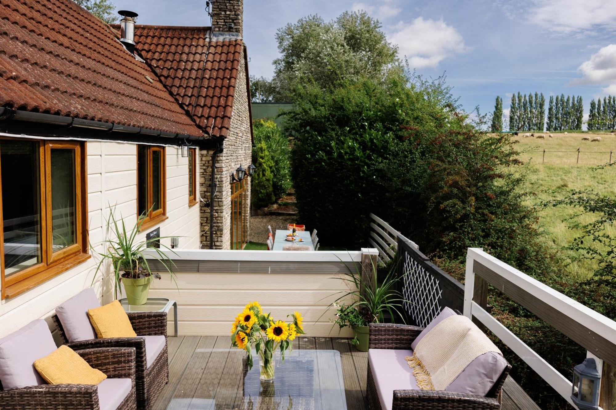 The West Barn Near Bath, Sleeps 24 And 2 Hot Tubs Villa บริสตอล ภายนอก รูปภาพ